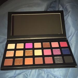 Kylie Jenner Birthday Palette
